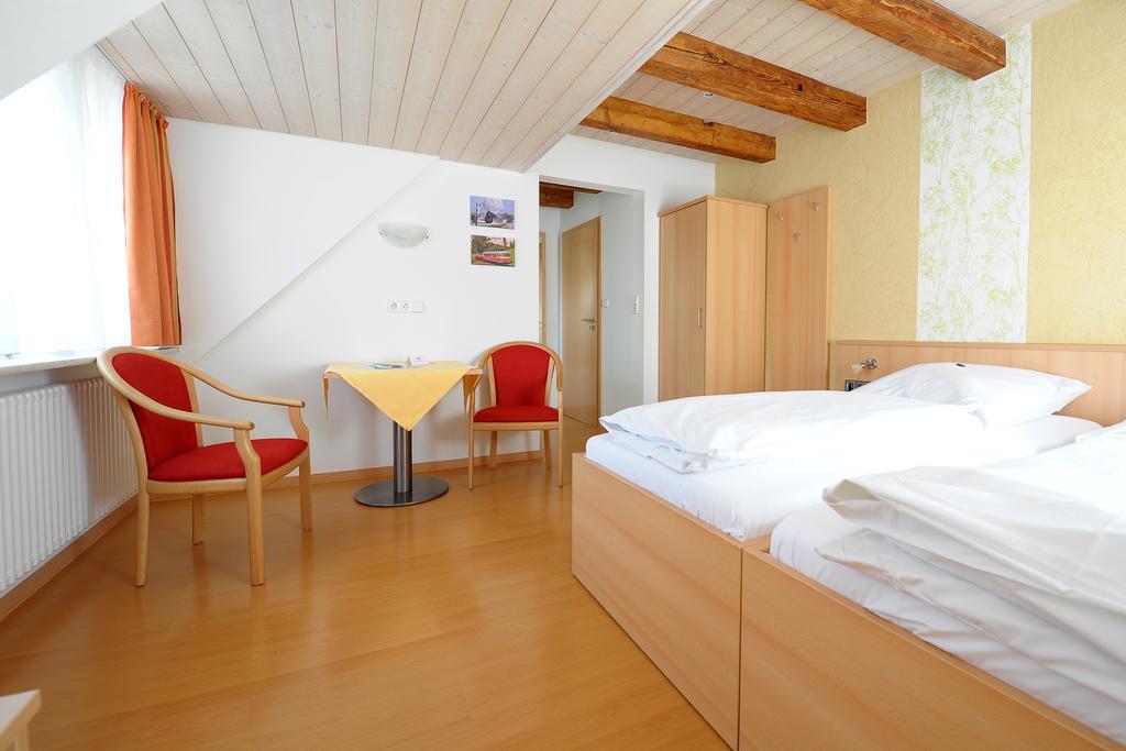 Gasthof Zum Lamm Gomadingen Oda fotoğraf